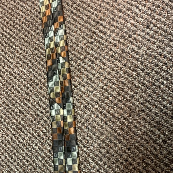 tie - Picture 12 of 13